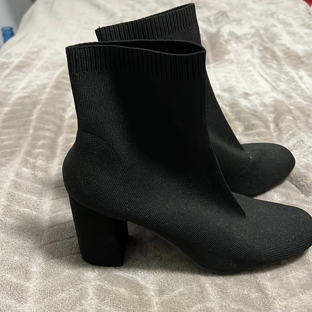 NEW Black booties that feel like socks🥳